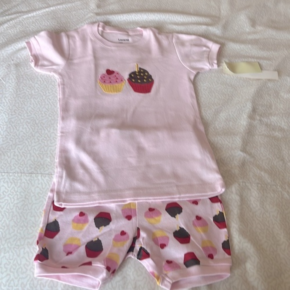 NWT Leveret little Girls Light Pink Cupcake Short Pajama Set in size 7